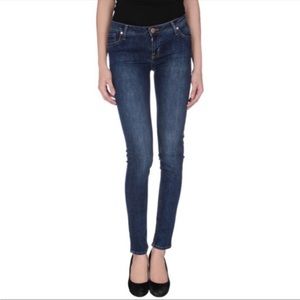 EUC Victoria Beckham Mid-Rise Jeans Size 27